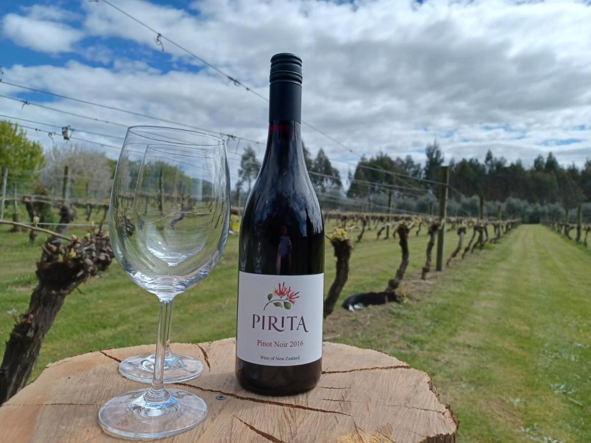 Pirita Vineyard Cottage. Upper Moutere Exterior foto